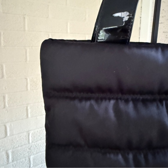 kate spade Black Puffy “Apres Ski” Tote Patent Leather Straps & Polka Dot Lining - Picture 5 of 17